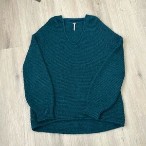 Free People women's L V-neck sweater